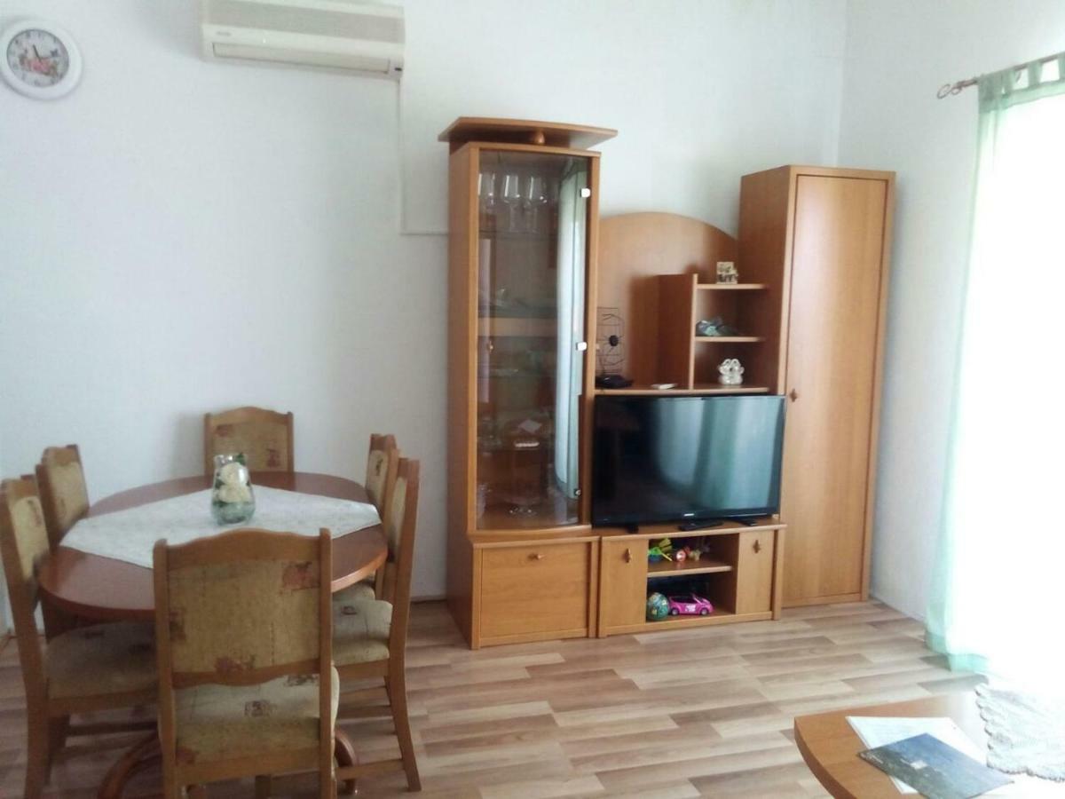 Apartment Zoki 1 Сень Екстер'єр фото